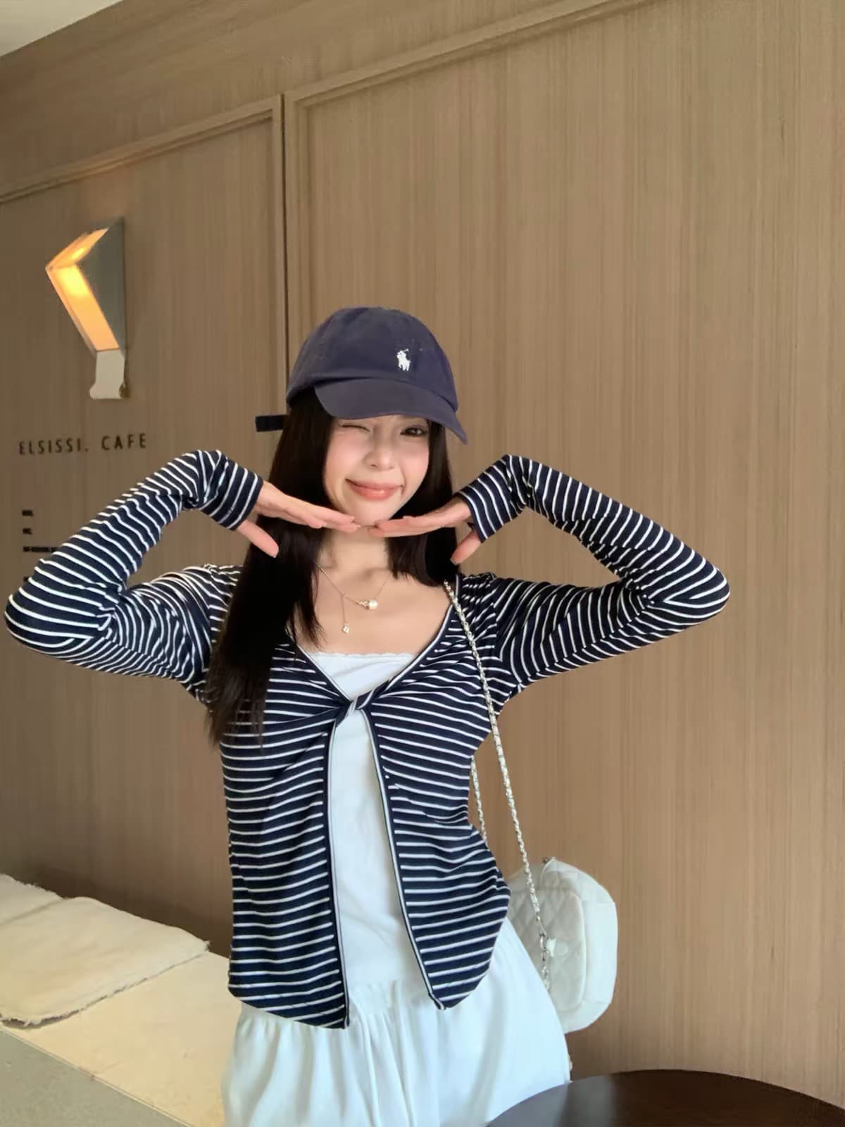 한 부서 이른 가을 스트라이프 비틀림 패치워크 페이크 레이어드 맨위 여성 가을 새로운 긴팔 티셔츠 디자인 센스 작은 대중 상세 이미지 3