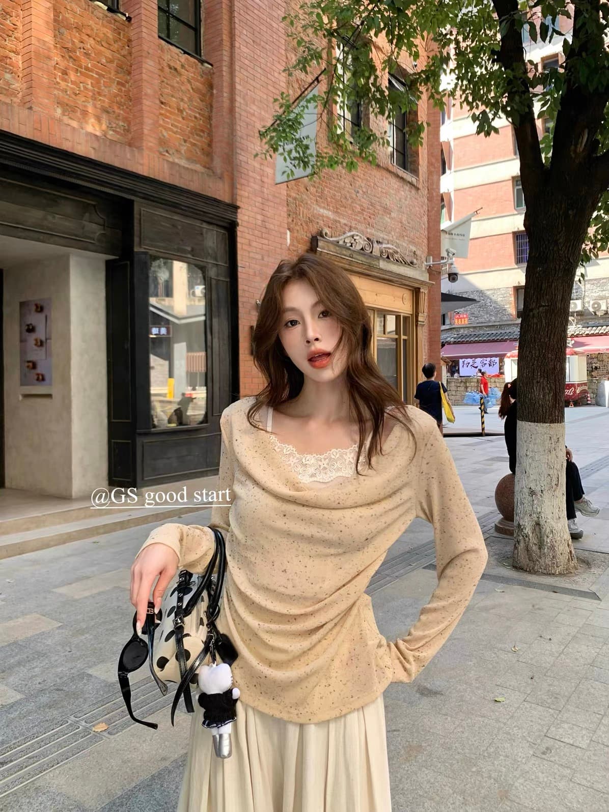 광저우 열세 개 가을 켜기 새로운 한 부서 품격 작은 여자 홀치기 염색 배색 페이크 레이어드 작은 셔츠 이미지 2