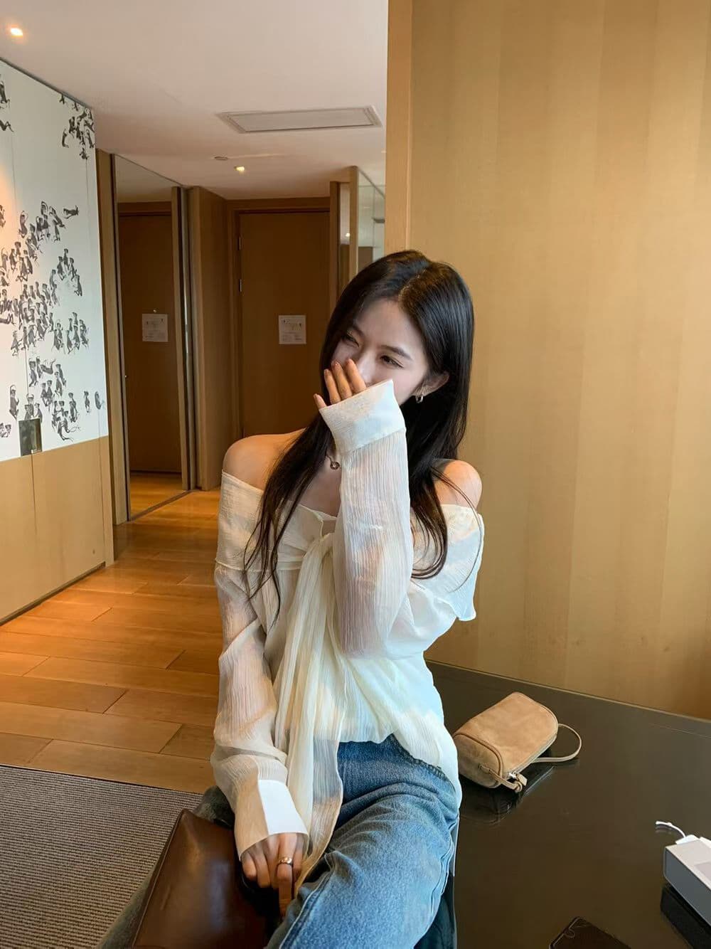 if 한 부서 미니멀리즘 부드러운 품격 오프숄더 나비 매듭 디자인 센스 작은 대중 긴팔 맨위 여성 2026 조기 가을 상세 이미지 2