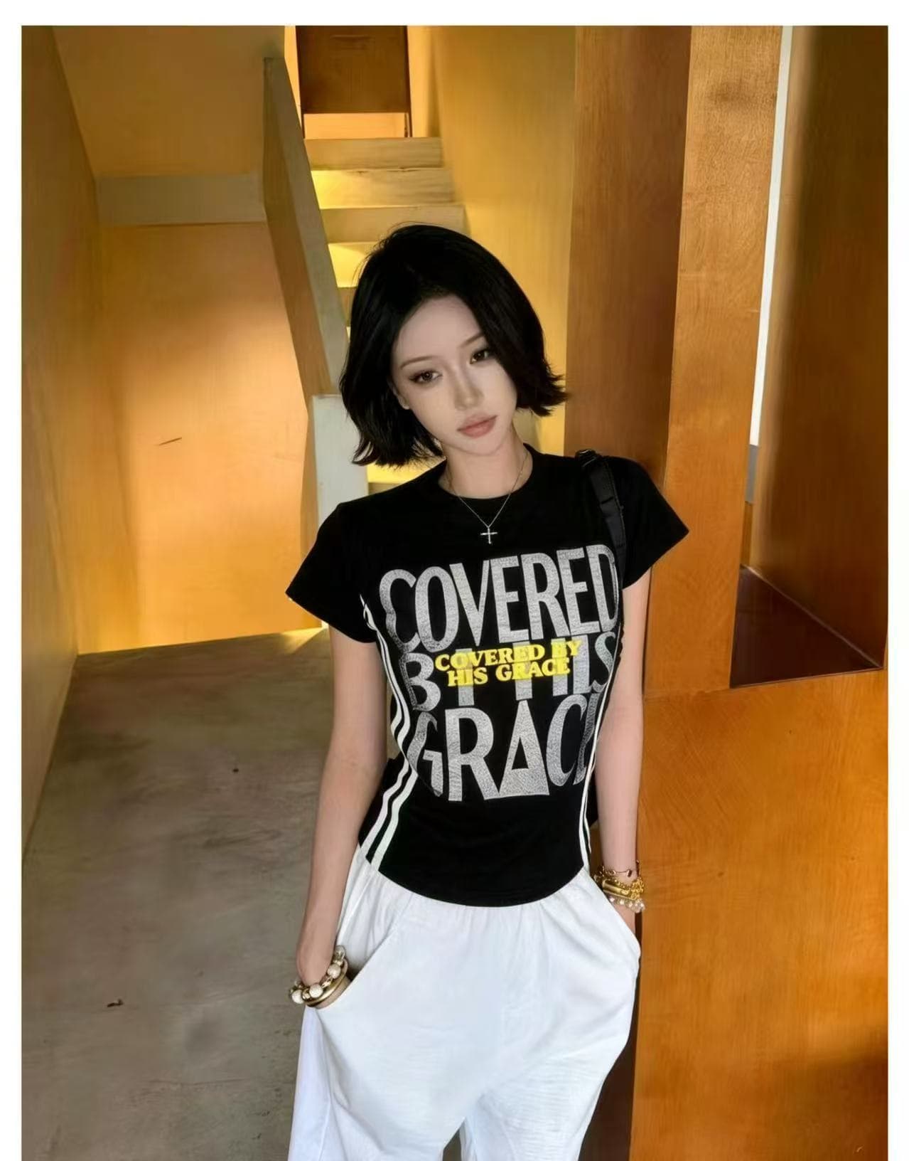 차가운 핫걸 당겨서 측면 알파벳 프린트 2026 봄 아모이 ins 트렌디 패션 록 다크 펑크 한일 ootd 짧은 t 이미지 5