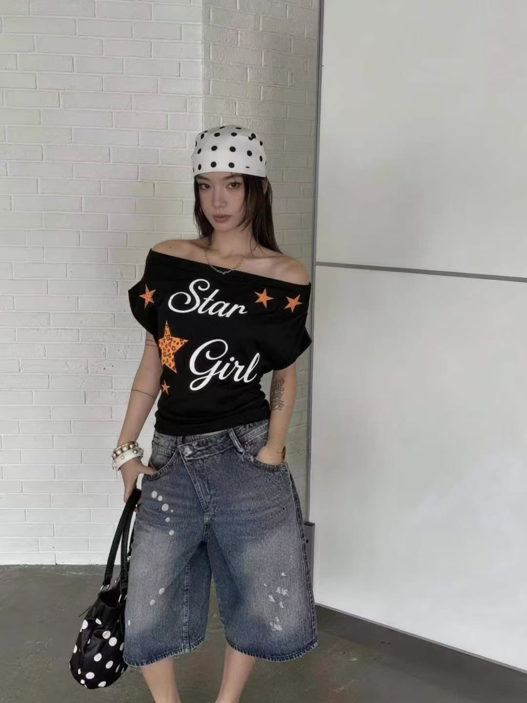 차가운 핫걸 보트넥 오프숄더 순면 티셔츠 2026 아모이 ins 트렌디 한일 ootd 소녀 연령 감소 패션 개성 상세 이미지 4