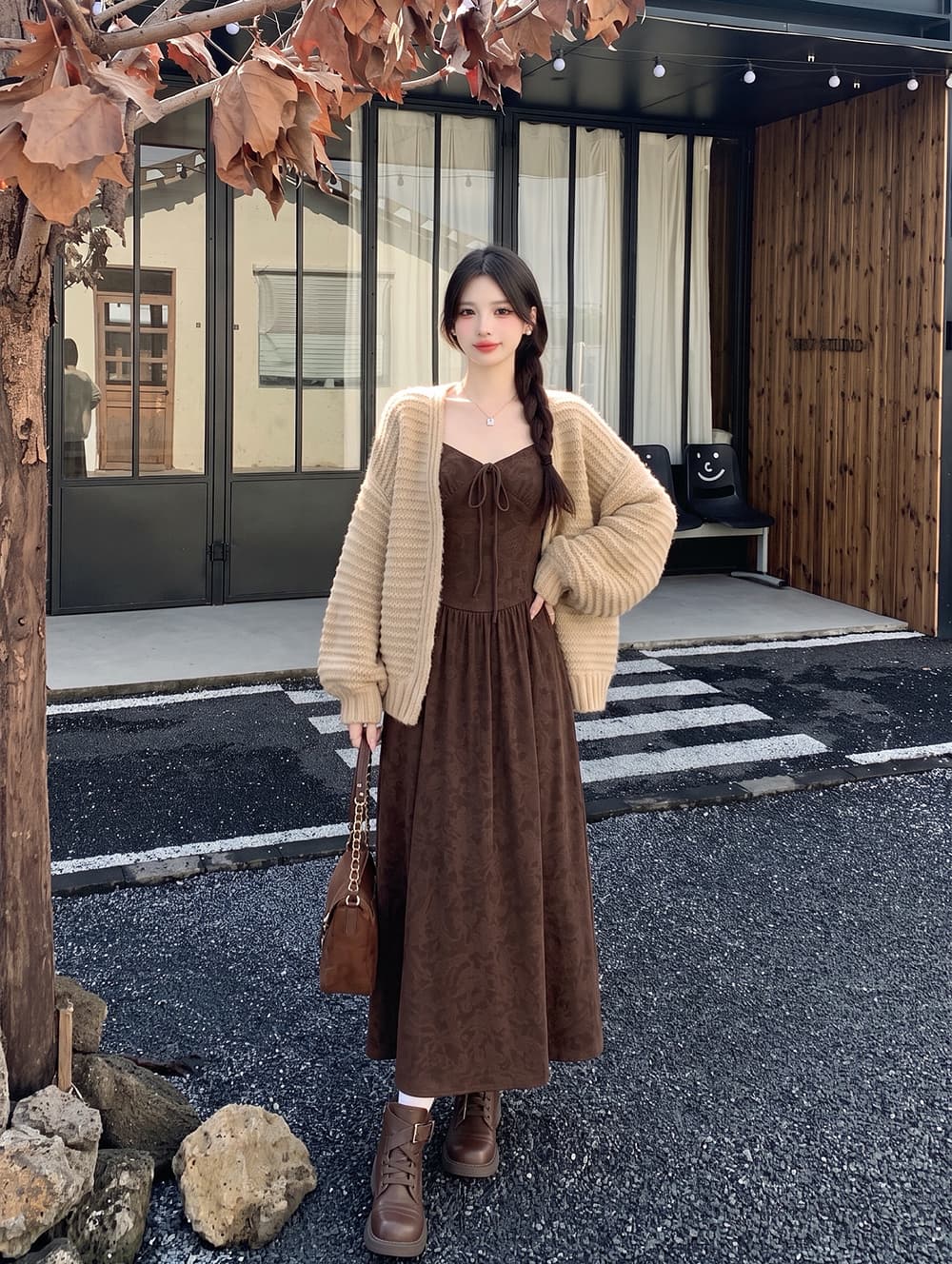 실사 빅 사이즈 가을 의상 커피 색상 V넥 레이스업 허리 수축 롱 스커트 어둠 곡물 자카드 슬립 드레스 스웨터 카디건 코트 이미지 2