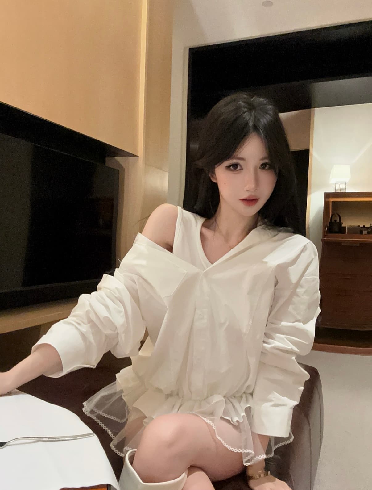 실사 순수한 욕망 바람 망사 레이스 조끼 페이크 레이어드 셔츠 고급 허리 수축 루즈핏 맨위