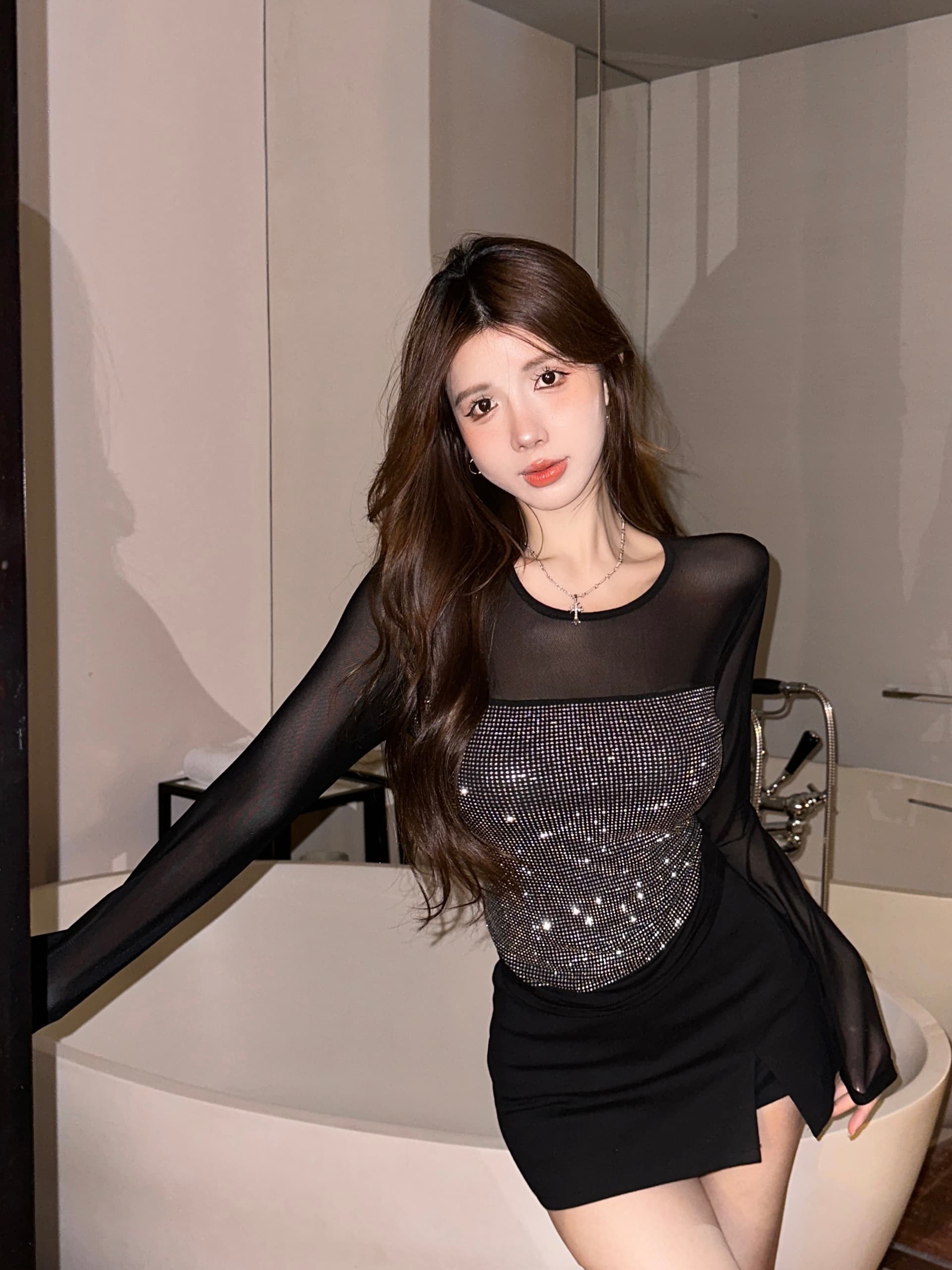 실사 망사 기본 셔츠 인사이드 가져 가라. 가을 겨울 얇은 스타일 무거운 작업 핫픽스 긴팔 티셔츠 여성 섹시함 맨위 이미지 2
