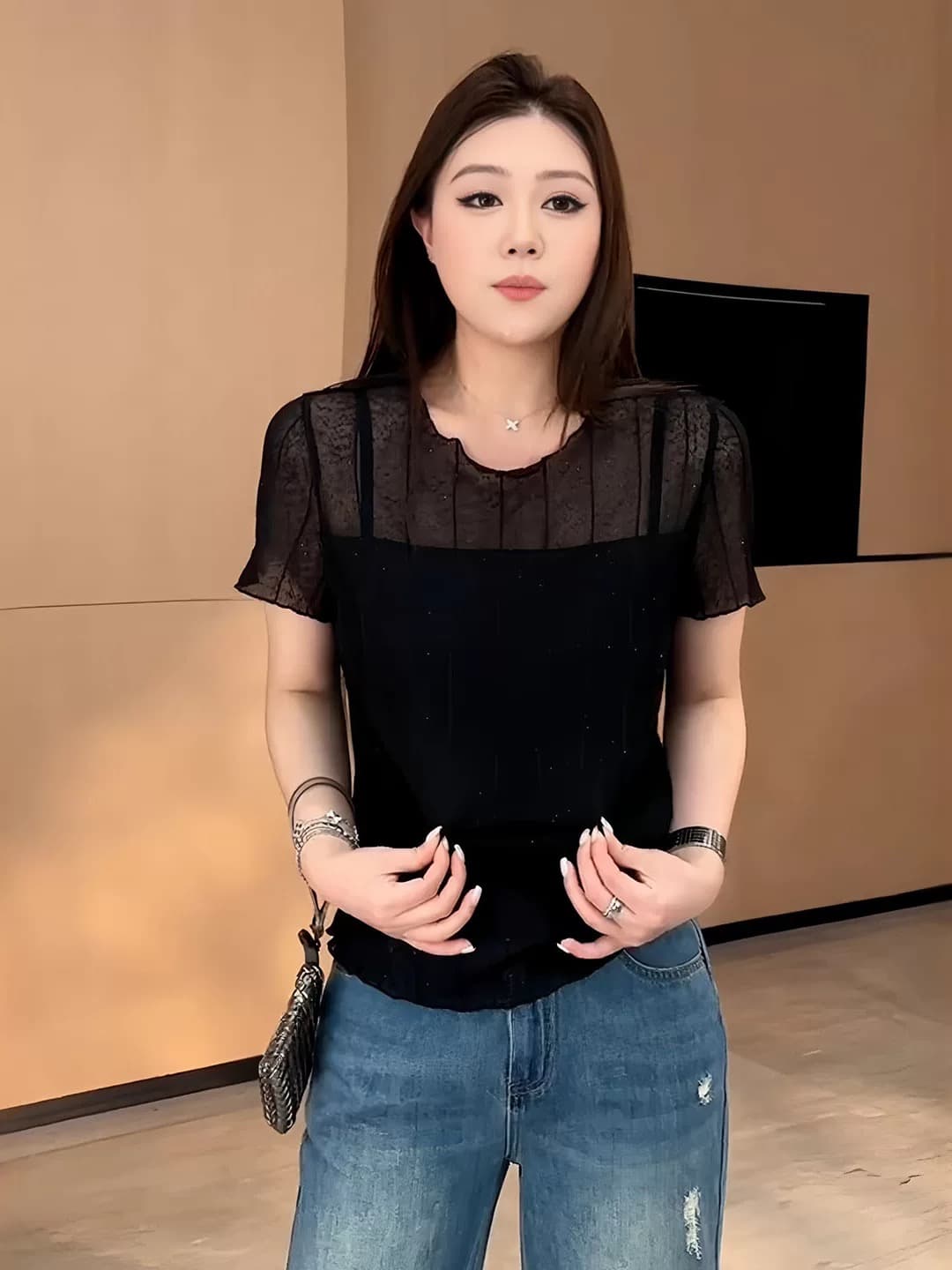 키키 이상한 빅 사이즈 여성 의류 반짝임 t 디자인 센스 품격 마이크로 ~을 통해 슬림해 보이는 반팔 맨위 상세 이미지 1