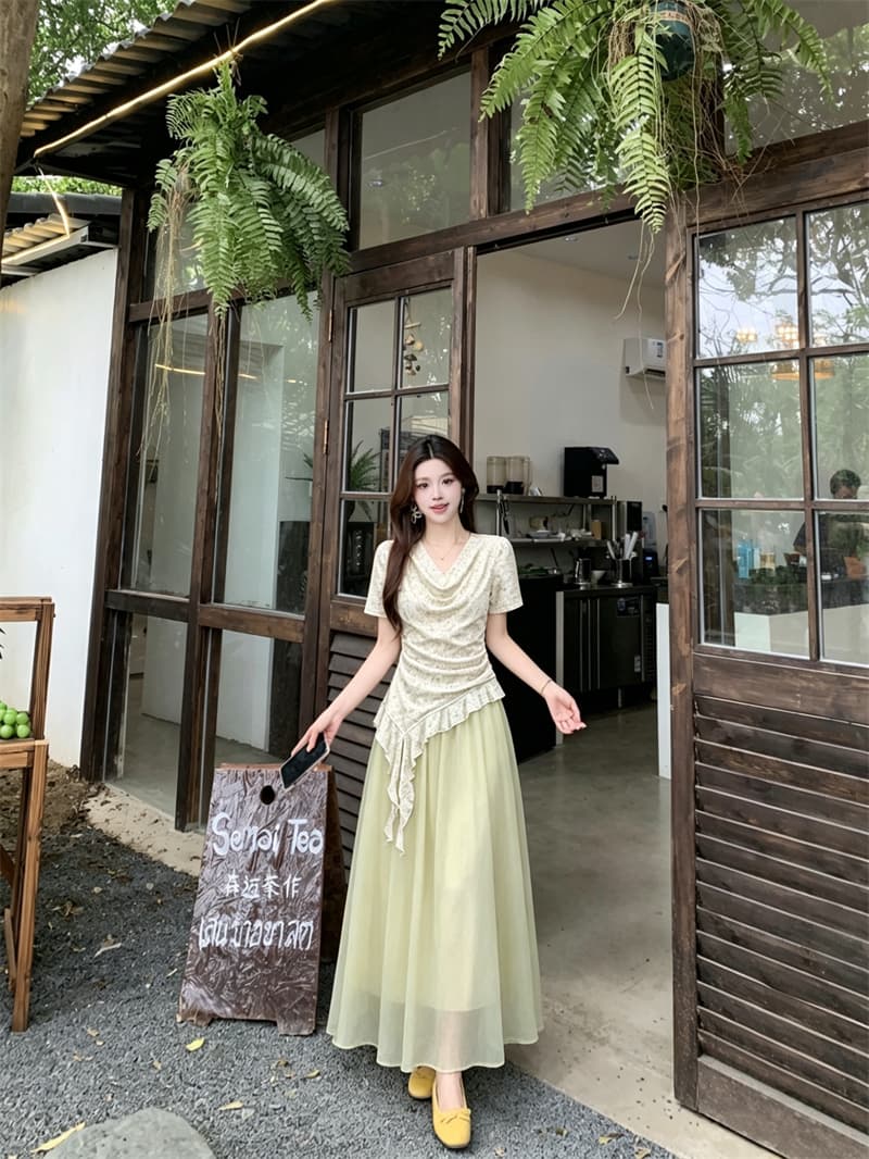 실사 빅 사이즈 여름 새로운 불규칙 프릴 흔들다 칼라 꽃무늬 맨위 다용도 품격 반신 스커트 투피스 세트 이미지 4