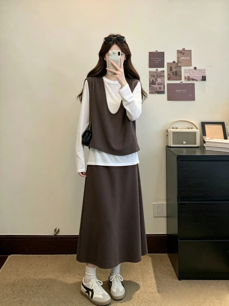 2026 실사 빅 사이즈 여성 의류 가을 새로운 한국 스타일 느긋한 바람 조끼 긴팔 티셔츠 반신 스커트 3종 세트 이미지 2