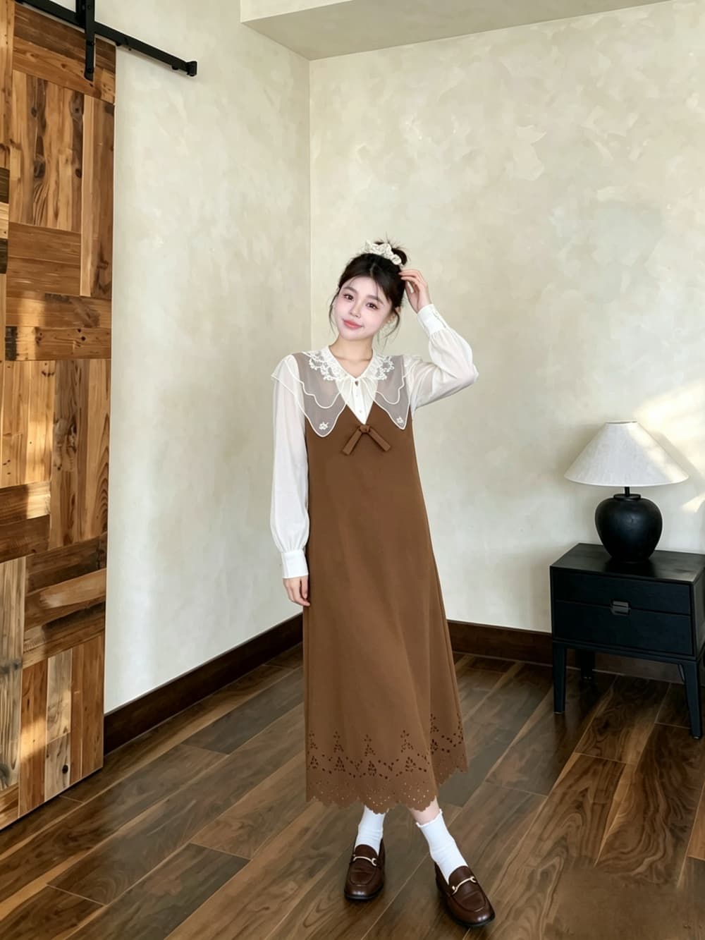 2026 실사 빅 사이즈 여성 의류 가을 겨울 새로운 레트로 베이비 칼라 셔츠 홀로우 아웃 스웨이드 원단 조끼 스커트 투피스 세트 이미지 3