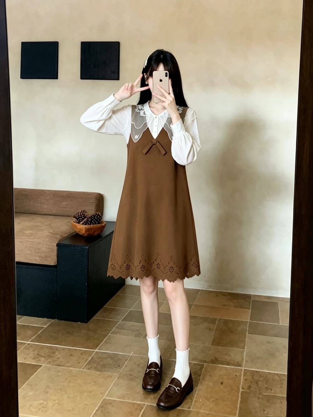 2026 실사 빅 사이즈 여성 의류 가을 겨울 새로운 레트로 베이비 칼라 셔츠 홀로우 아웃 스웨이드 원단 조끼 스커트 투피스 세트 이미지 4
