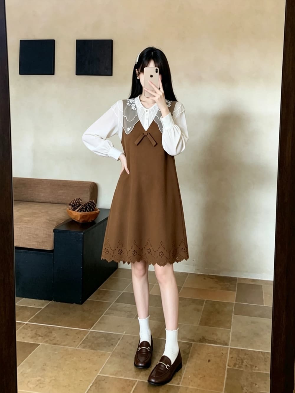 2026 실사 빅 사이즈 여성 의류 가을 겨울 새로운 레트로 베이비 칼라 셔츠 홀로우 아웃 스웨이드 원단 조끼 스커트 투피스 세트 상세 이미지 5