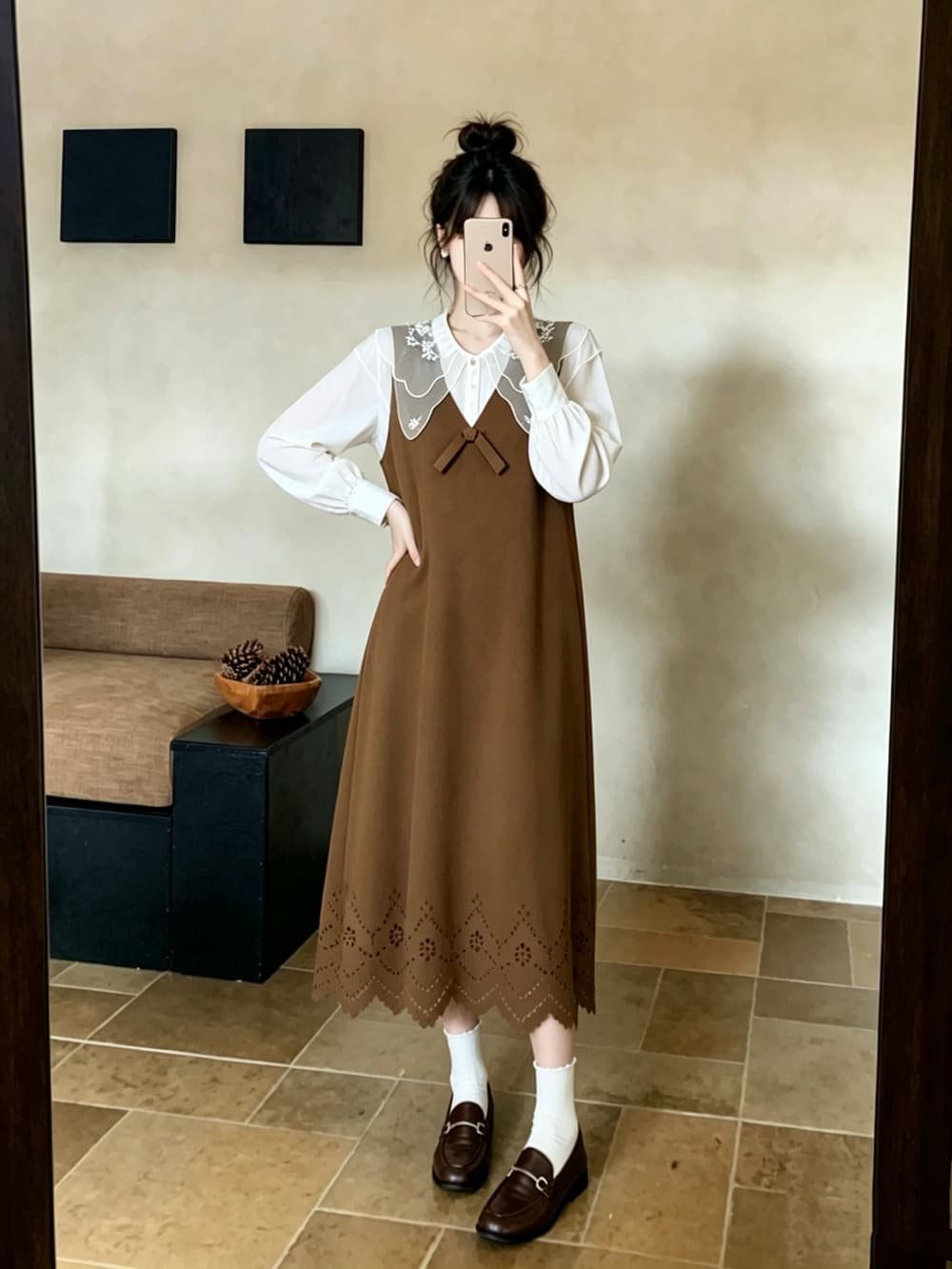 2026 실사 빅 사이즈 여성 의류 가을 겨울 새로운 레트로 베이비 칼라 셔츠 홀로우 아웃 스웨이드 원단 조끼 스커트 투피스 세트 상세 이미지 8