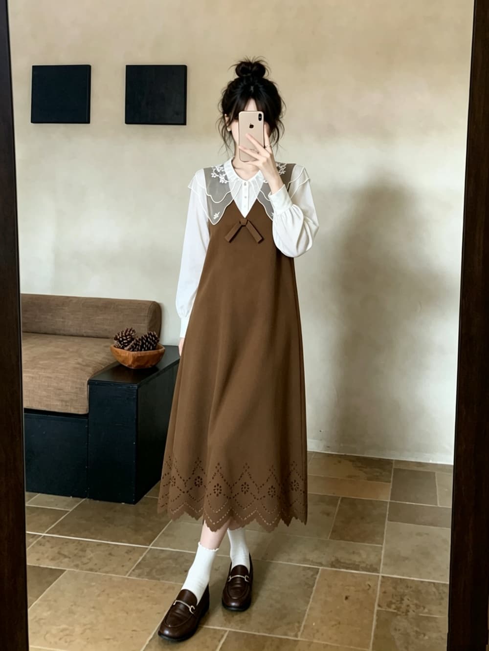 2026 실사 빅 사이즈 여성 의류 가을 겨울 새로운 레트로 베이비 칼라 셔츠 홀로우 아웃 스웨이드 원단 조끼 스커트 투피스 세트 상세 이미지 14