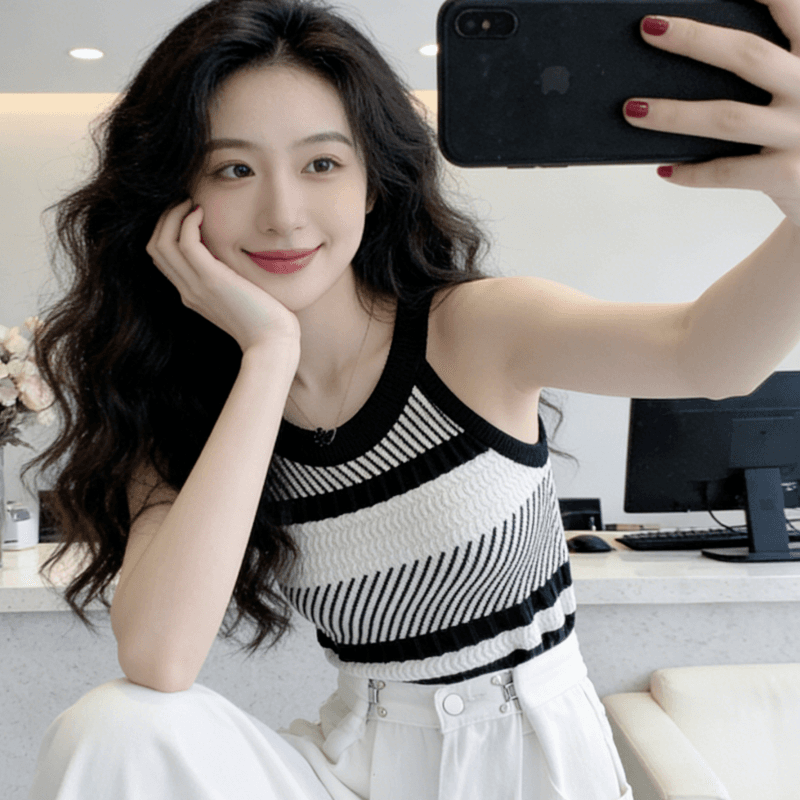 새로운 패치워크 색상 스트라이프 로고 니트 조끼 얇은 스타일 슬림해 보이는 다용도 라운드 넥 풀오버 민소매 쇼트 스타일 맨위 이미지 2