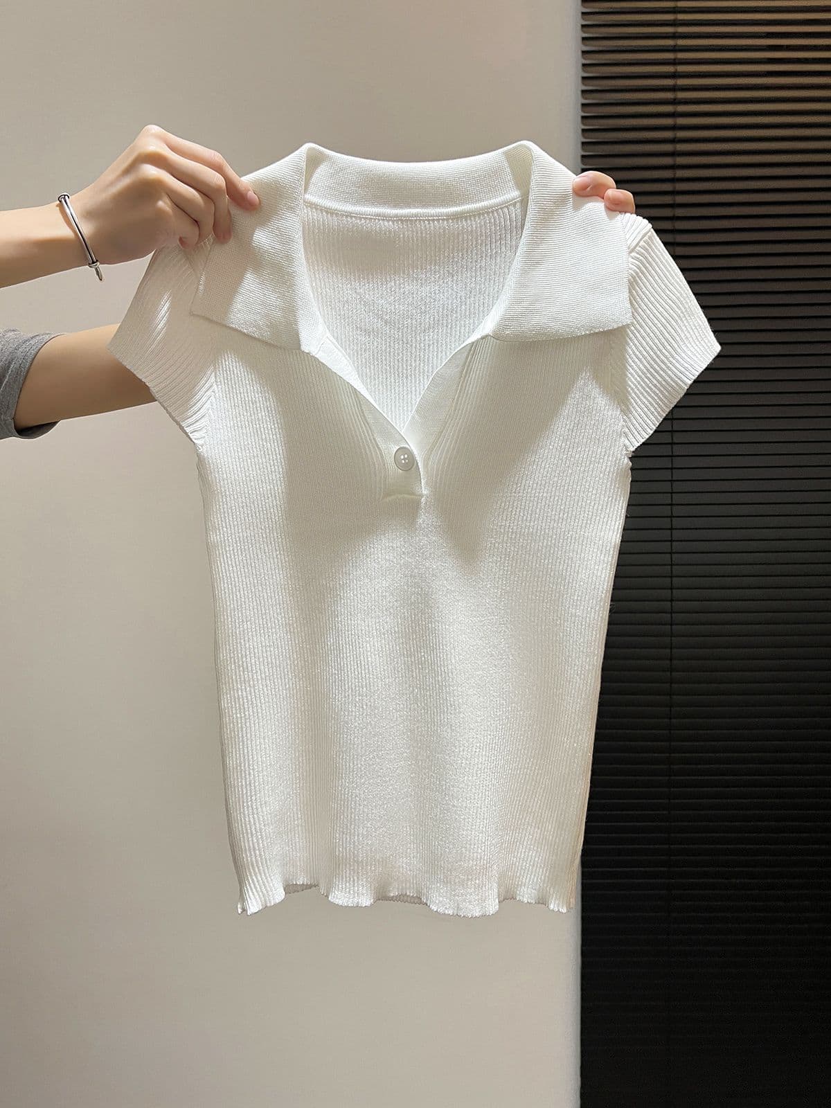 슛 여름 polo 폴로 칼라 니트 반팔 여성 작은 날다 소매 달콤함 연령 감소 슬림해 보이는 다용도 패션 맨위 상세 이미지 4