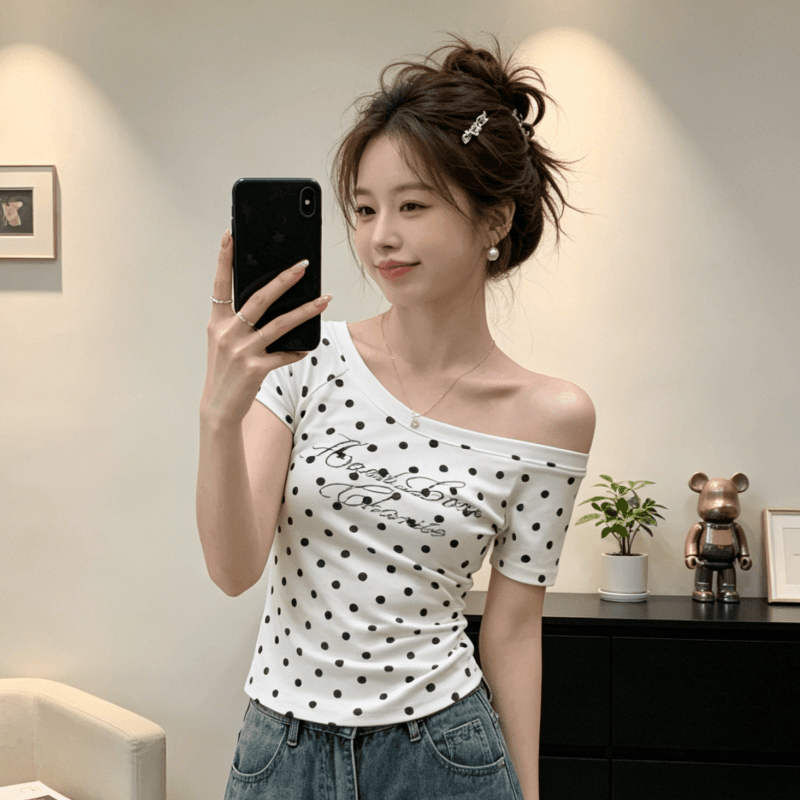 핫픽스 한 부서 도트 무늬 배색 긍정적 인 어깨 반팔 티셔츠 여름 디자인 센스 몸매 가꾸기 슬림해 보이는 쇼트 스타일 맨위 상세 이미지 3