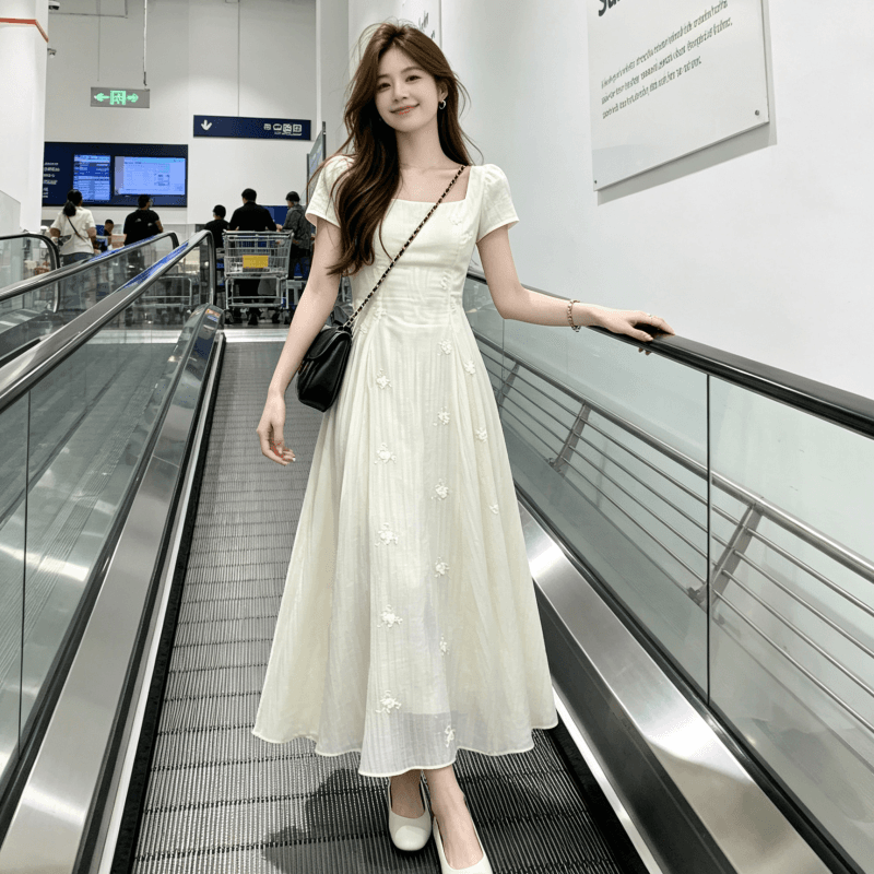 프랑스식 화이트 광장 칼라 여성 드레스 여름 2026 새로운 고급 센스 품격 치마 해변가 휴가 레이스 드레스 이미지 5