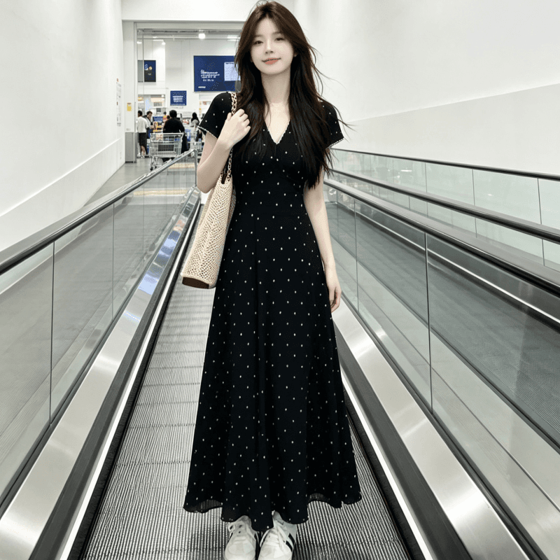 프랑스식 도트 무늬 반팔 화이트 여성 드레스 여름 2026 새로운 작은 키 디자인 센스 품격 길다 치마 이미지 4
