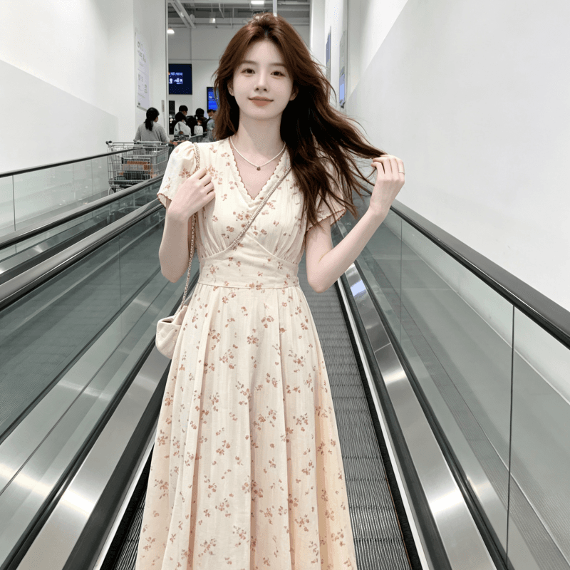 프랑스식 부드러운 바람 V넥 꽃무늬 드레스 아이들 여름 2026 새로운 자이언트 잘 생긴 아름다운 품격 꼬집기 허리 롱 스커트 상세 이미지 3