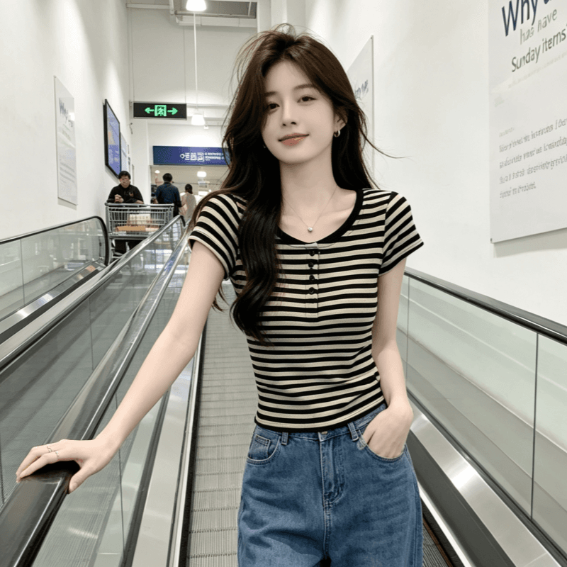 아메리칸 스트라이프 긍정적 인 어깨 반팔 몸매 가꾸기 슬림해 보이는 2026 여름 새로운 캐주얼 기초 다용도 티셔츠 여성 이미지 4