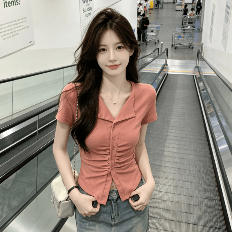 긍정적 인 어깨 주름 V넥 반팔 티셔츠 여성 여름 새로운 디자인 센스 몸매 가꾸기 핫걸 쇼트 스타일 POLO 셔츠 맨위 이미지 2