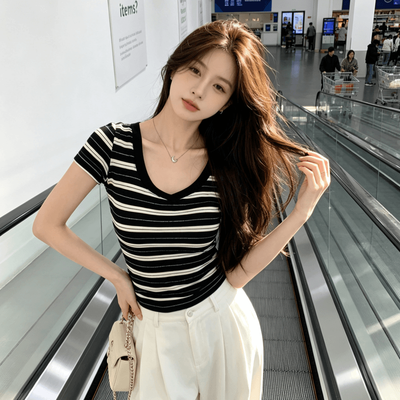 아메리칸 레트로 스타일 스트라이프 V넥 반팔 티셔츠 여성 여름 패션 몸매 가꾸기 슬림해 보이는 핫걸 맨위 상세 이미지 4