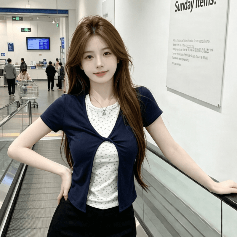 순수한 욕망 해군 꽃무늬 패치워크 페이크 레이어드 반팔 티셔츠 여성 한 부서 부드러운 바람 몸매 가꾸기 슬림해 보이는 연령 감소 맨위