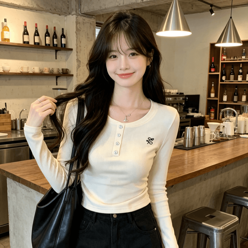 실사 정가 긍정적 인 어깨 자수 긴팔 여성 인사이드 가져 가라. 한 부서 몸매 가꾸기 작은 대중 디자인 센스 티셔츠 ins