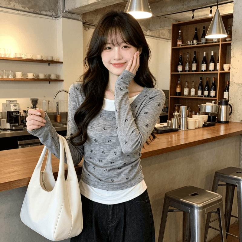 실사 긴팔 티셔츠 여성 2026 봄 가을 새로운 트렌디 얇은 스타일 페이크 레이어드 쇼트 스타일 몸매 가꾸기 기본 셔츠 라운드 넥 맨위 이미지 2