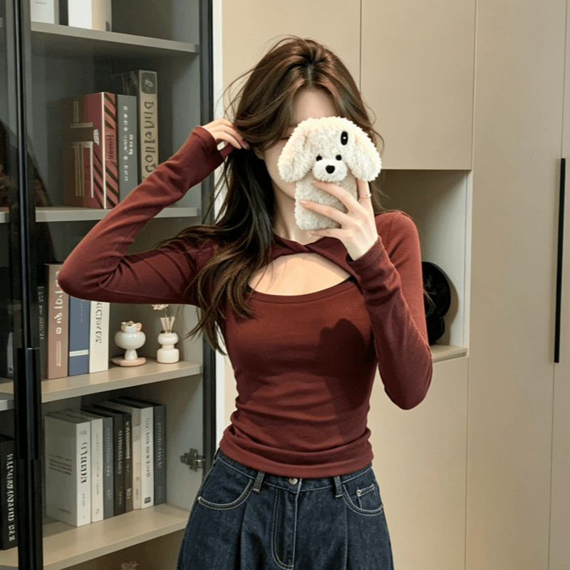 실사 2026 가을 디자인 센스 비틀림 홀로우 아웃 긍정적 인 어깨 긴팔 티셔츠 여성 가을 겨울 인사이드 가져 가라. 기본 셔츠 맨위 이미지 2