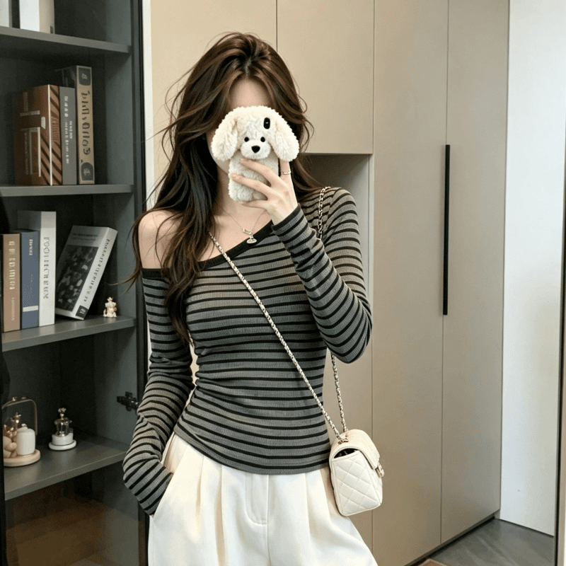 실사 순수한 욕망 비스듬한 어깨 섹시함 스트라이프 오프숄더 긴팔 티셔츠 여성 이른 가을 디자인 센스 작은 대중 몸매 가꾸기 만나는 맨위 이미지 4