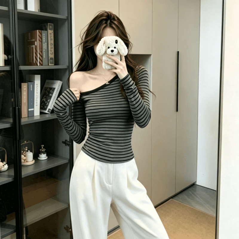 실사 순수한 욕망 비스듬한 어깨 섹시함 스트라이프 오프숄더 긴팔 티셔츠 여성 이른 가을 디자인 센스 작은 대중 몸매 가꾸기 만나는 맨위 상세 이미지 7