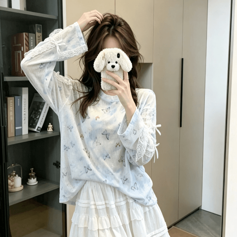실사 파란색 나비 프린트 블라우스 티셔츠 여성 가을 작은 대중 캐주얼 루즈핏 얇은 스타일 자외선 차단 맨위
