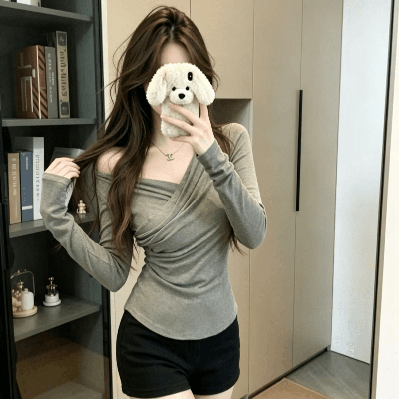 실사 순수한 욕망 품격 비스듬한 칼라 이슬 숄더백 긴팔 만나는 여성 몸매 가꾸기 슬림해 보이는 십자가 V넥 인사이드 잡아라. 의류 이미지 5