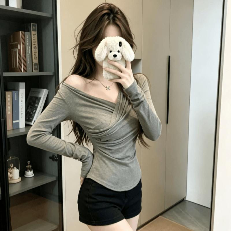 실사 순수한 욕망 품격 비스듬한 칼라 이슬 숄더백 긴팔 만나는 여성 몸매 가꾸기 슬림해 보이는 십자가 V넥 인사이드 잡아라. 의류 상세 이미지 1