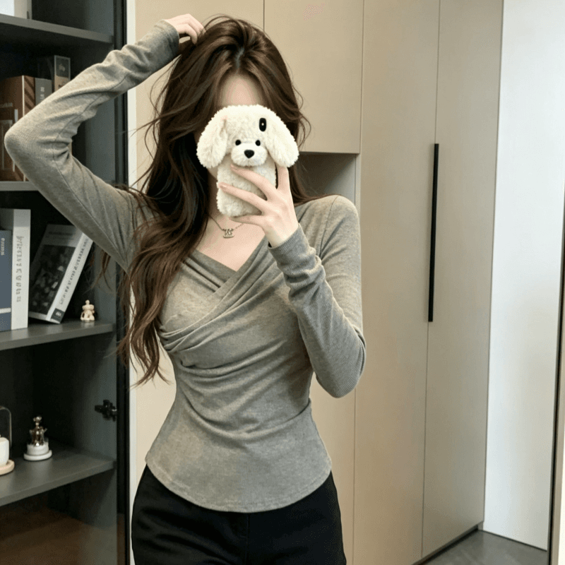 실사 순수한 욕망 품격 비스듬한 칼라 이슬 숄더백 긴팔 만나는 여성 몸매 가꾸기 슬림해 보이는 십자가 V넥 인사이드 잡아라. 의류 상세 이미지 3