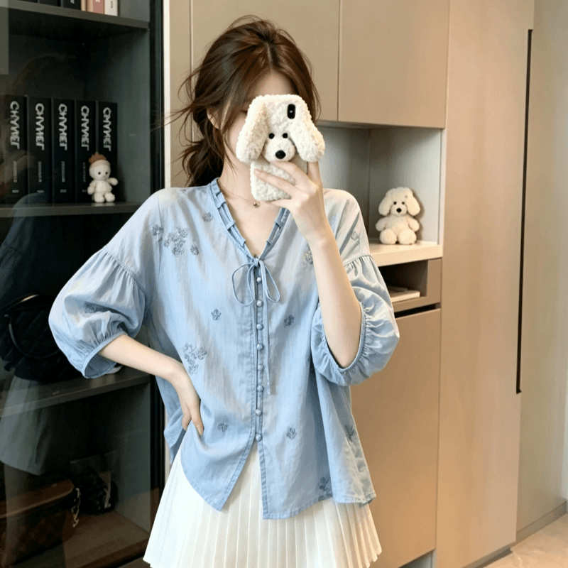 실사 순면 루즈핏 파란색 V넥 레이스업 긴팔 여성 셔츠 자수 맨위 연령 감소 신선함 부드러운 바람 여성 의류 상세 이미지 8