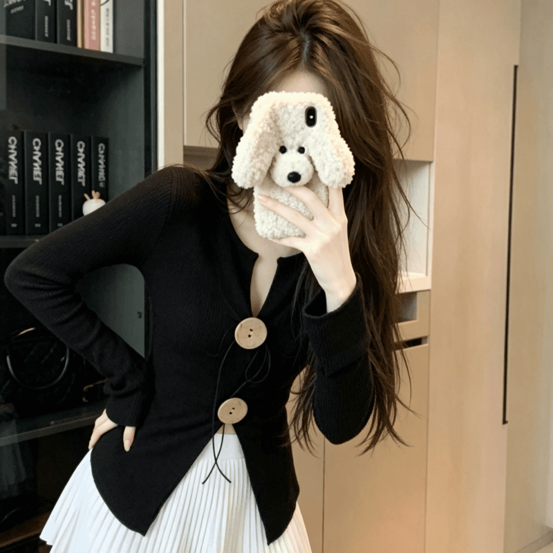 실사 아메리칸 레트로 V넥 긴팔 몸매 가꾸기 슬림해 보이는 트임 디자인 센스 검정색 품격 맨위 상세 이미지 3