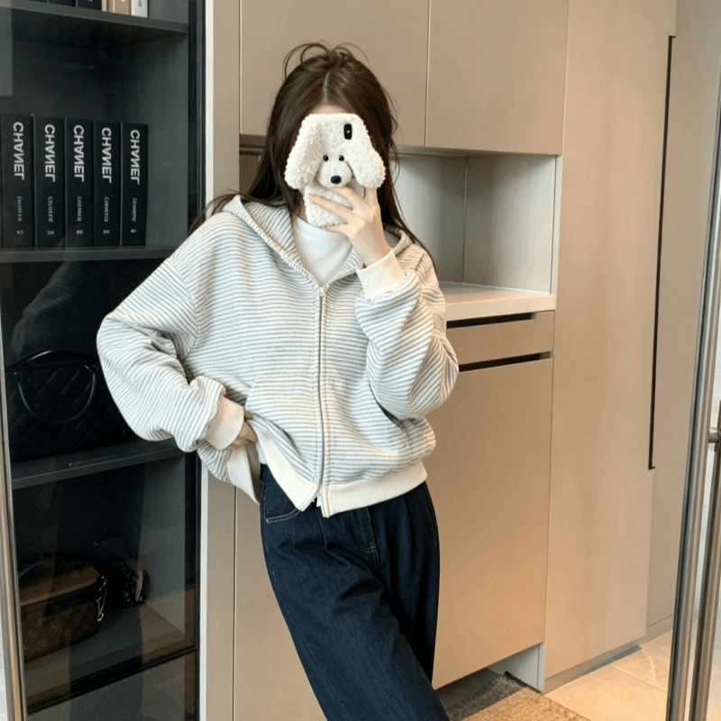 실사 2026 가을 겨울 새로운 레트로 스트라이프 오픈 가디건 후드 티 스웨터 여성 루즈핏 털이 있고 두꺼운 재킷 이미지 5