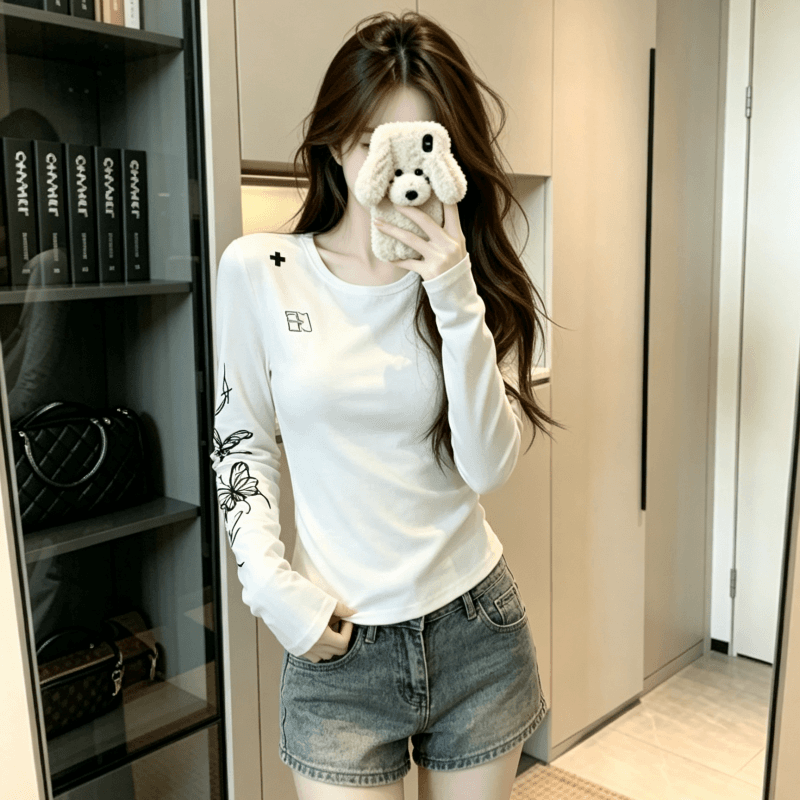실사 긴팔 티셔츠 기본 셔츠 여성 봄 가을 얇은 스타일 긍정적 인 어깨 국가 트렌디 자수 나비 프린트 라운드 넥 맨위