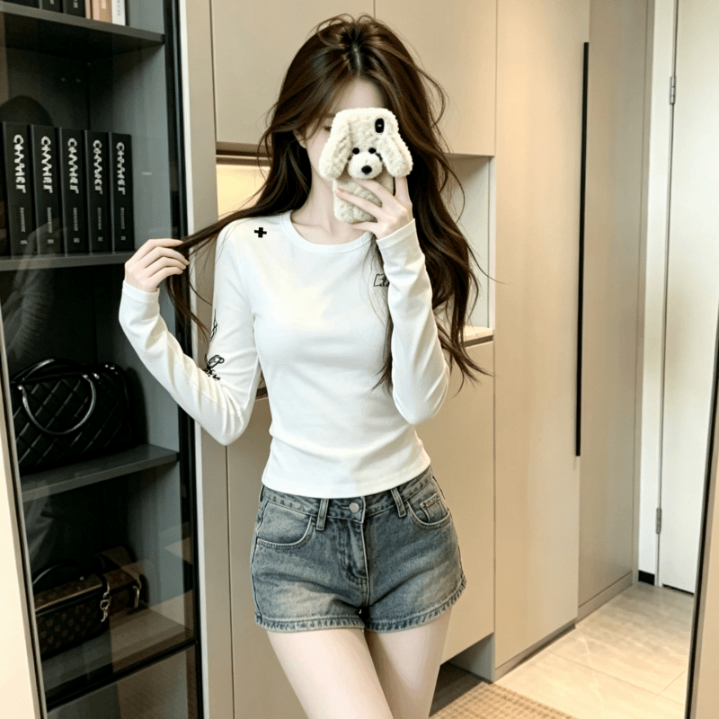 실사 긴팔 티셔츠 기본 셔츠 여성 봄 가을 얇은 스타일 긍정적 인 어깨 국가 트렌디 자수 나비 프린트 라운드 넥 맨위 상세 이미지 2