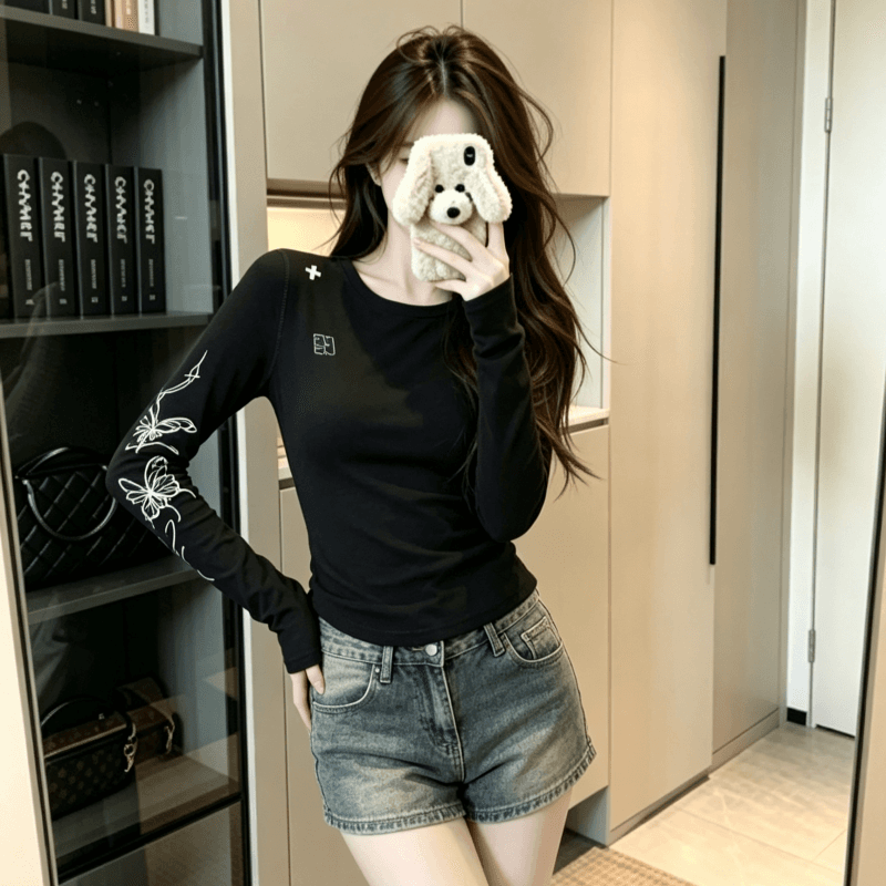 실사 긴팔 티셔츠 기본 셔츠 여성 봄 가을 얇은 스타일 긍정적 인 어깨 국가 트렌디 자수 나비 프린트 라운드 넥 맨위 상세 이미지 6