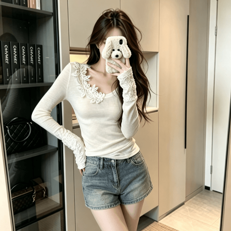 실사 긴팔 티셔츠 기본 셔츠 여성 봄 가을 얇은 스타일 몸매 가꾸기 레이스 자수 단색 한국 스타일 라운드 넥 맨위 상세 이미지 2