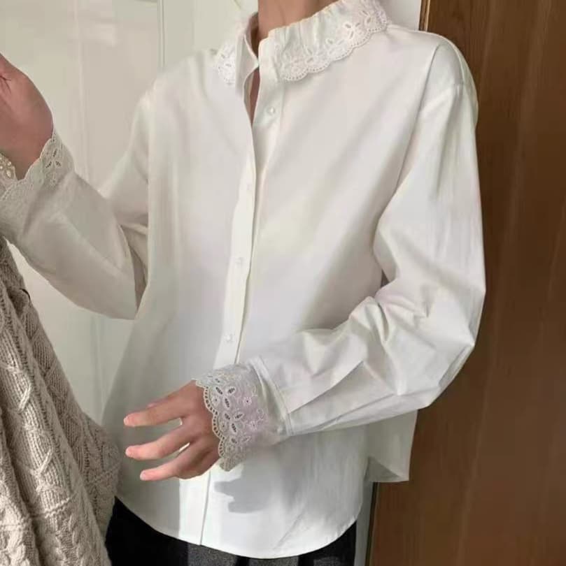 주문 재고 있음 봄 가을 새로운 한국 스타일 패션 슬림해 보이는 품격 자수 폴로 칼라 싱글 줄 버튼 화이트 작은 셔츠 맨위 트렌디 상세 이미지 2
