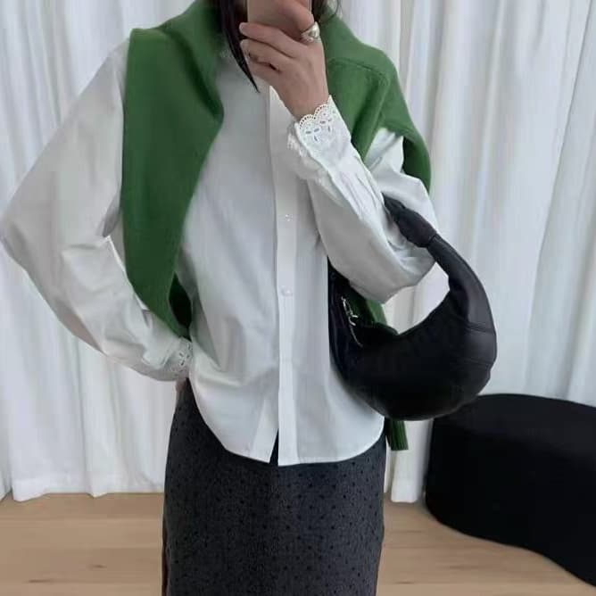 주문 재고 있음 봄 가을 새로운 한국 스타일 패션 슬림해 보이는 품격 자수 폴로 칼라 싱글 줄 버튼 화이트 작은 셔츠 맨위 트렌디 상세 이미지 5