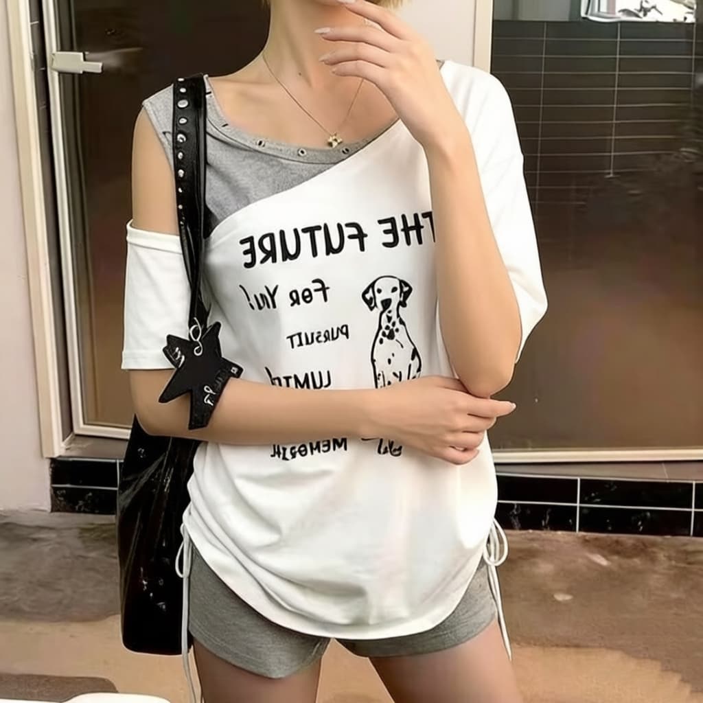 주문 재고 있음 아메리칸 알파벳 프린트 페이크 레이어드 오프숄더 반팔 티셔츠 새로운 패션 디자인 센스 다용도 맨위 이미지 4
