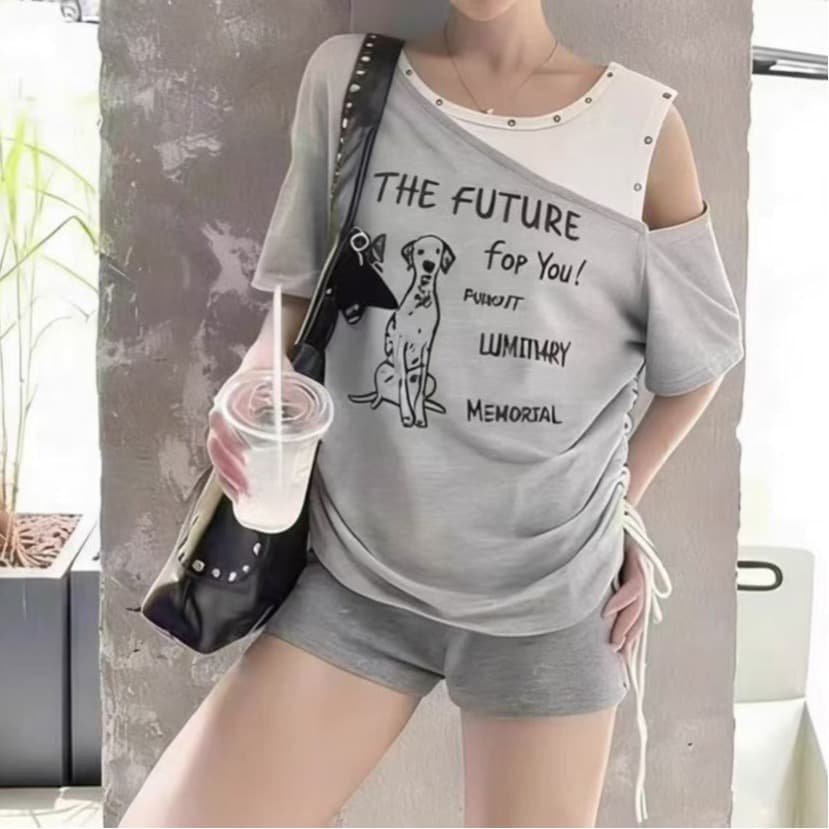 주문 재고 있음 아메리칸 알파벳 프린트 페이크 레이어드 오프숄더 반팔 티셔츠 새로운 패션 디자인 센스 다용도 맨위 이미지 5