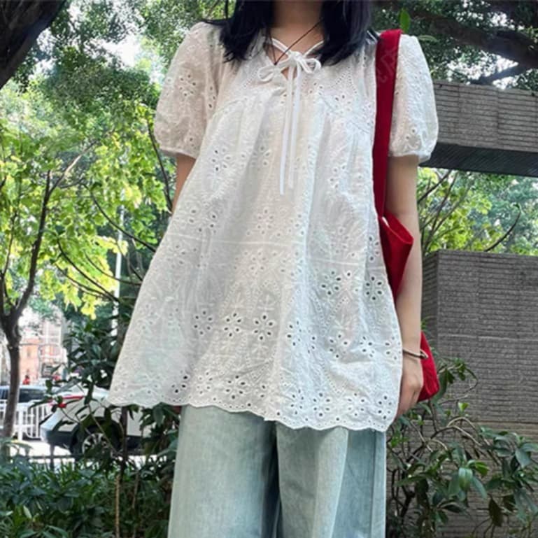 주문 재고 있음 한 부서 화이트 디자인 센스 홀로우 아웃 레이스 맨위 여성 여름 루즈핏 반팔 셔츠 거품 소매 셔츠 상세 이미지 4