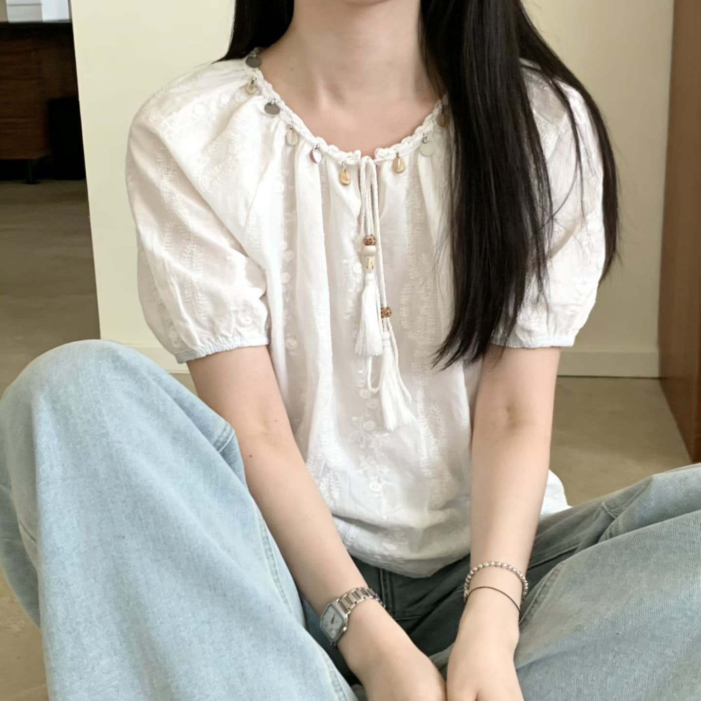 주문 재고 있음 휴가 바람 조개 술 레이스업 반팔 여성 셔츠 여름 디자인 센스 루즈핏 자수 작은 셔츠 맨위 이미지 2