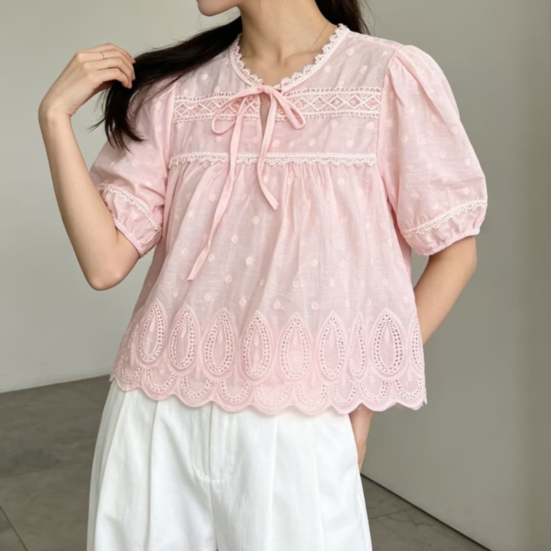 주문 재고 있음 자수 꽃 홀로우 아웃 라운드 넥 거품 소매 여성 셔츠 여름 새로운 나비 넥타이 반팔 맨위 이미지 2