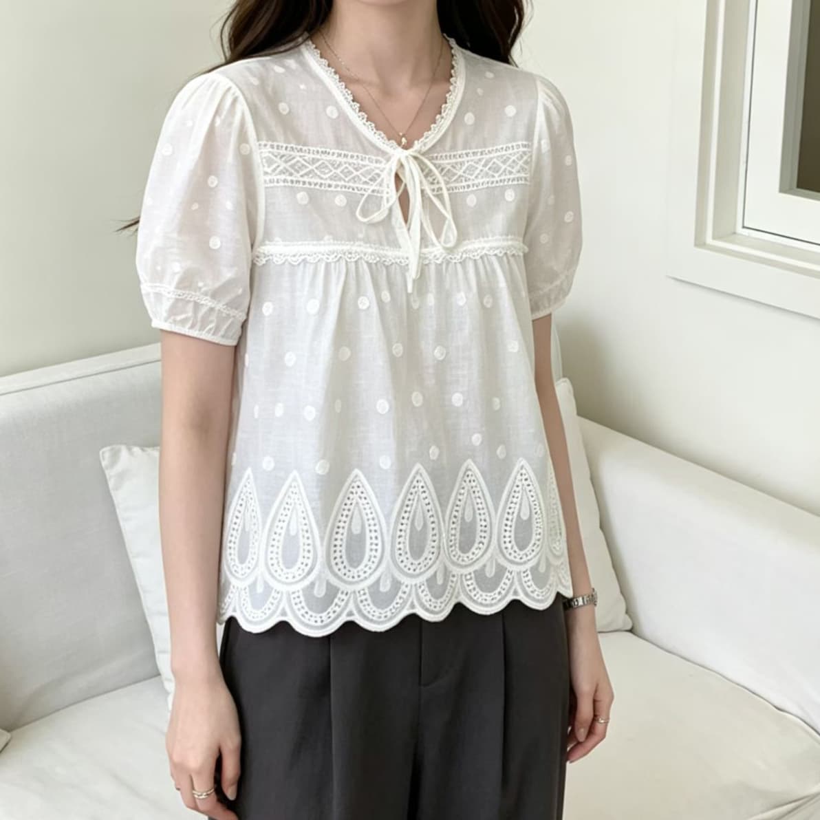 주문 재고 있음 자수 꽃 홀로우 아웃 라운드 넥 거품 소매 여성 셔츠 여름 새로운 나비 넥타이 반팔 맨위 상세 이미지 6